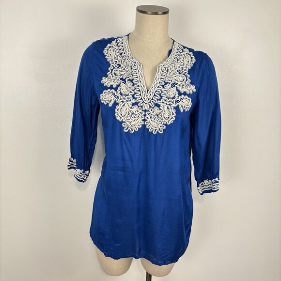 Chico's Women's Long Sleeve Deep Blue White Embroidered V-Neck Blouse Size 1 / M - Picture 1 of 7
